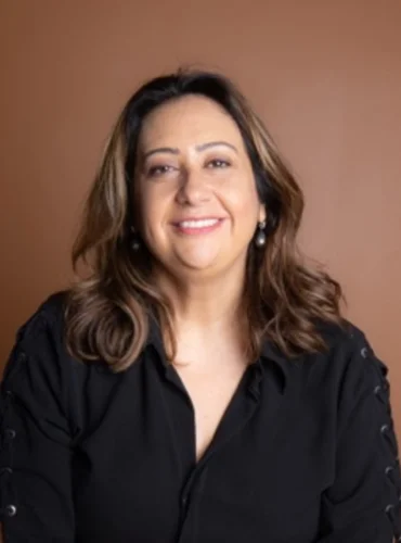 Dra. Stefanea Campanha de Souza Dra. Stefanea Campanha de Souza