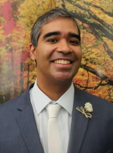 Dr. Gustavo Carvalho de Oliveira Dr. Gustavo Carvalho de Oliveira