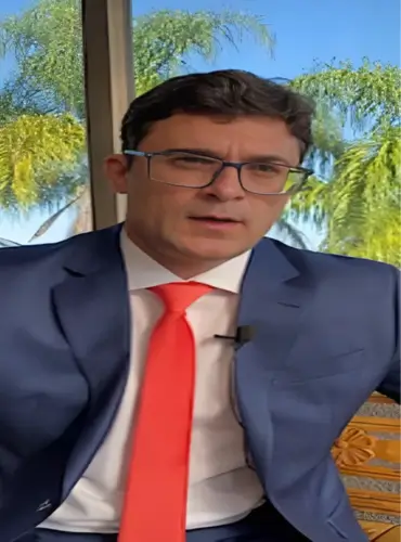 Prof. Esp. Eduardo Oliveira Teixeira