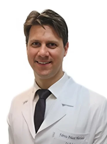 Dr. Fabricio Pelucci Machado